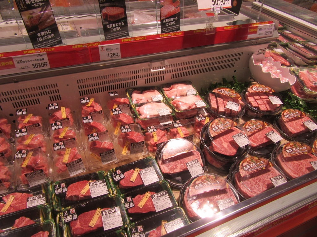 ヤオコー武蔵浦和店 店内 精肉売り場