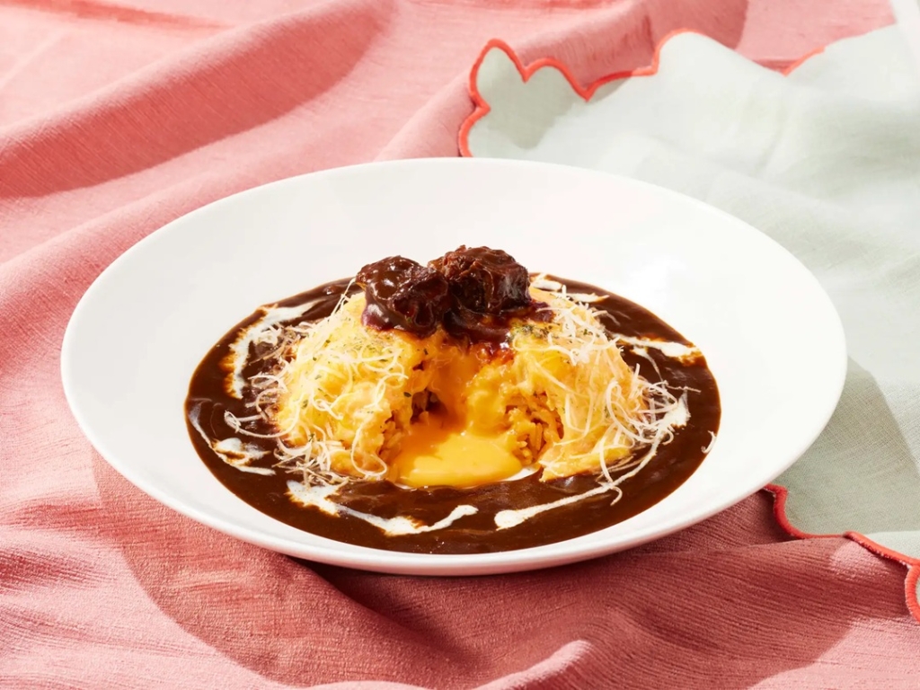 ココス 「とろ~りチーズと濃厚ビーフシチューのふわとろオムライス」